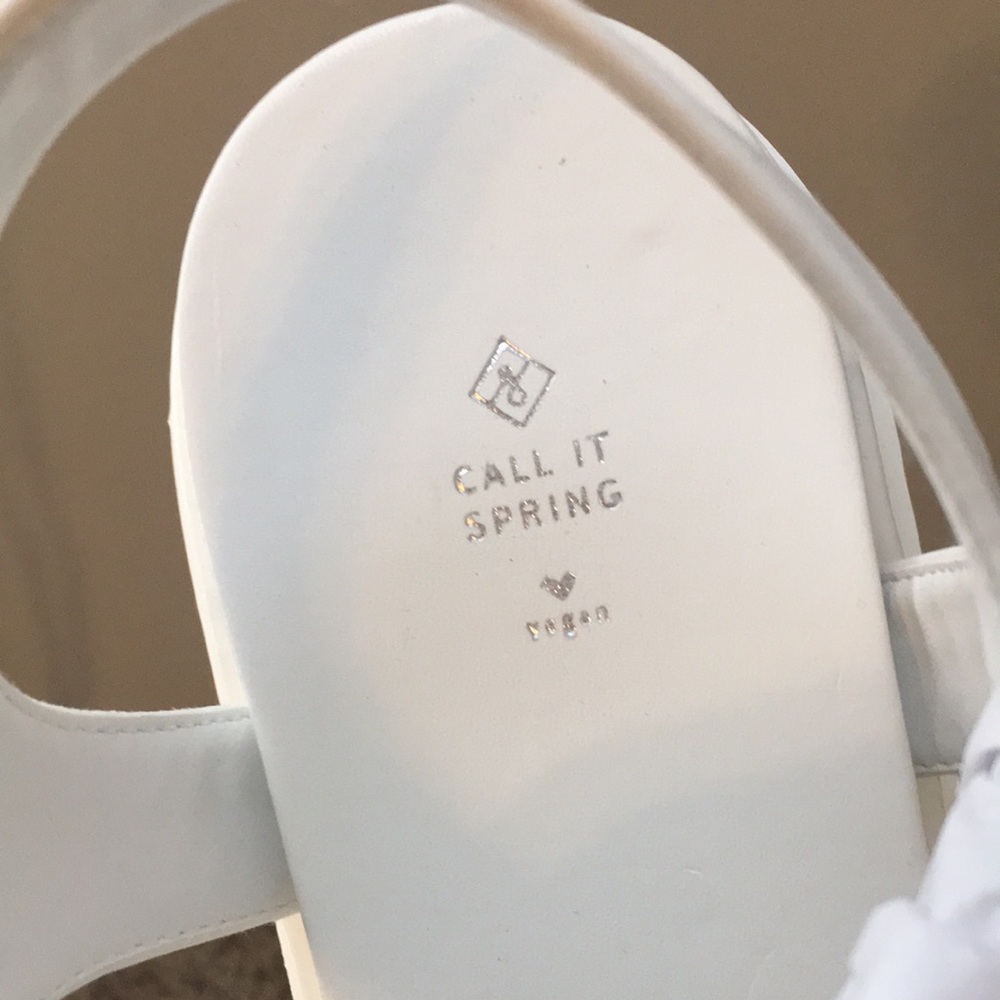 White Call It Spring Chunky Sandals - Picture 12 of 16